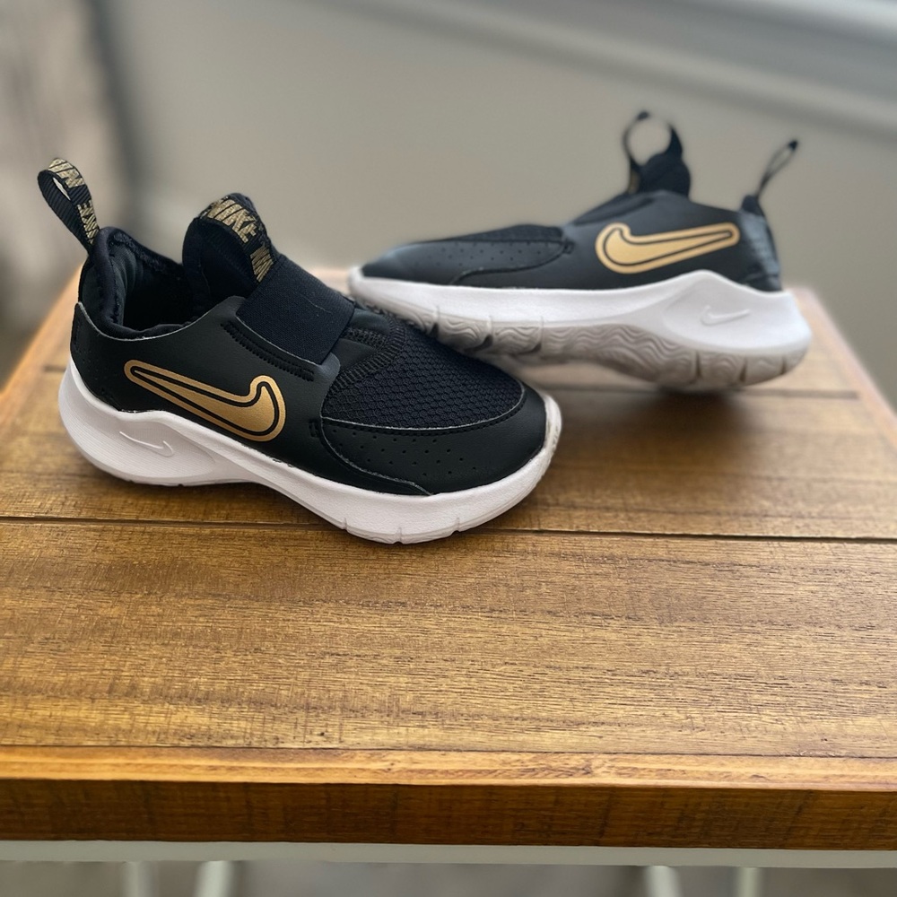 Nike Kids Black and Gold Sneakers